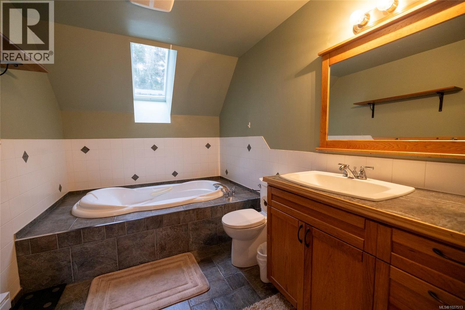 805 Lanqvist Rd - 28