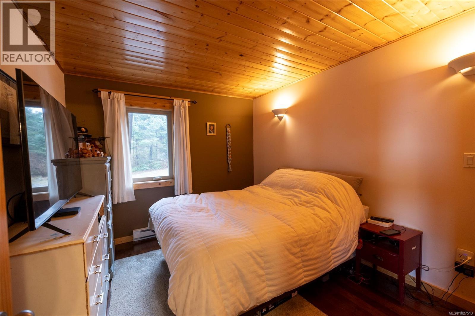 805 Lanqvist Rd - 42