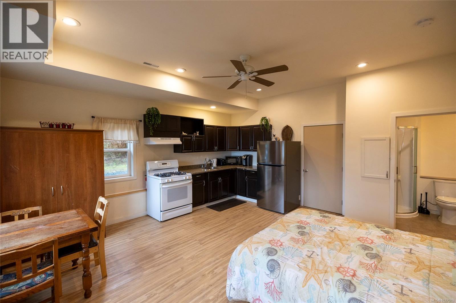 805 Lanqvist Rd - 49
