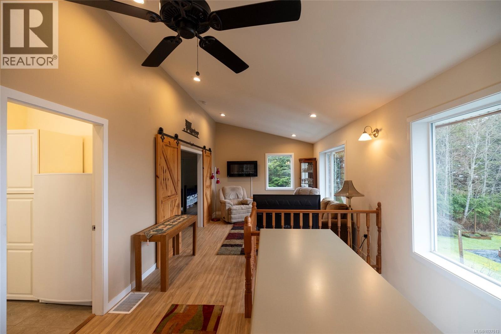 805 Lanqvist Rd - 53
