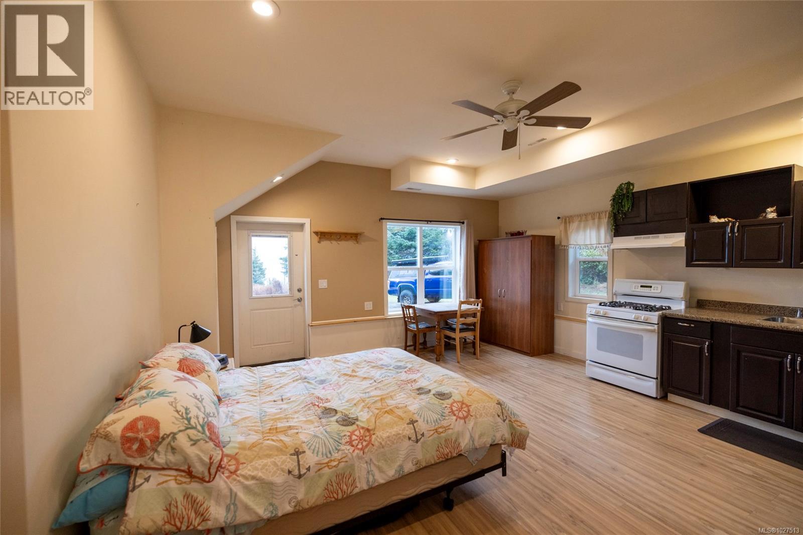 805 Lanqvist Rd - 51