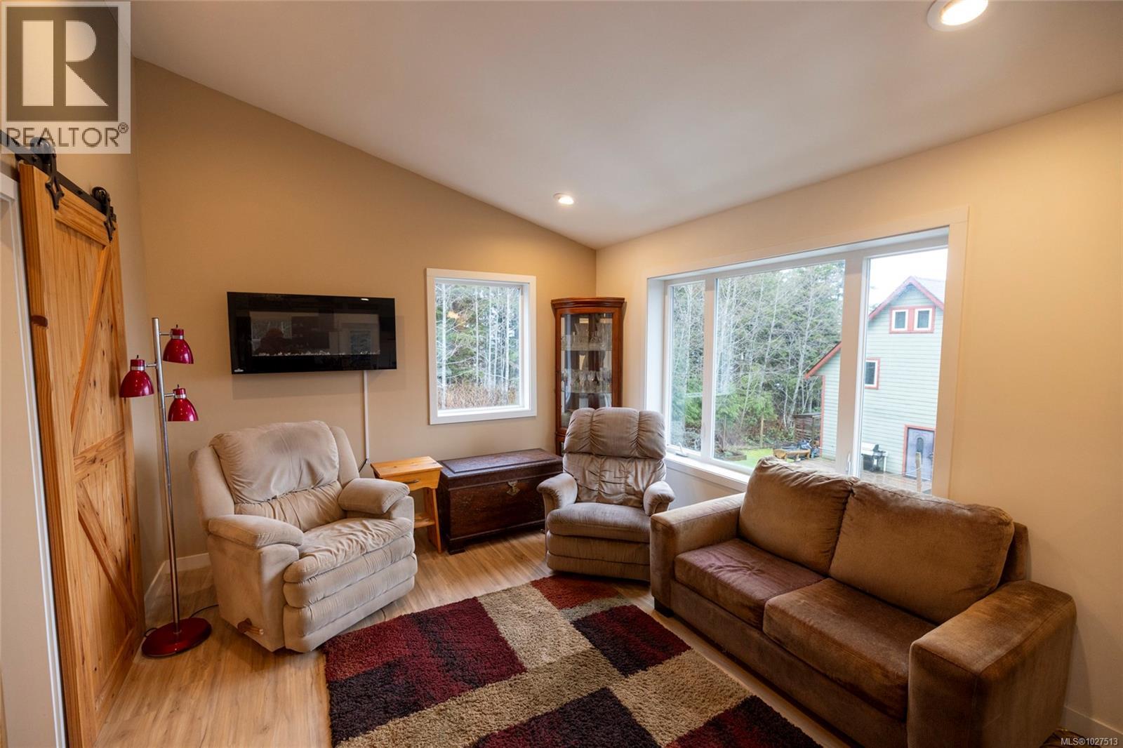 805 Lanqvist Rd - 60