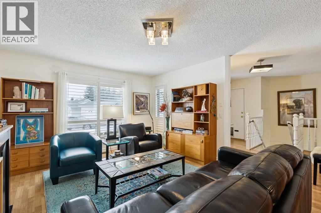 Single Family House for Sale in  Deer Ridge Close SE Deer Ridge Calgary 