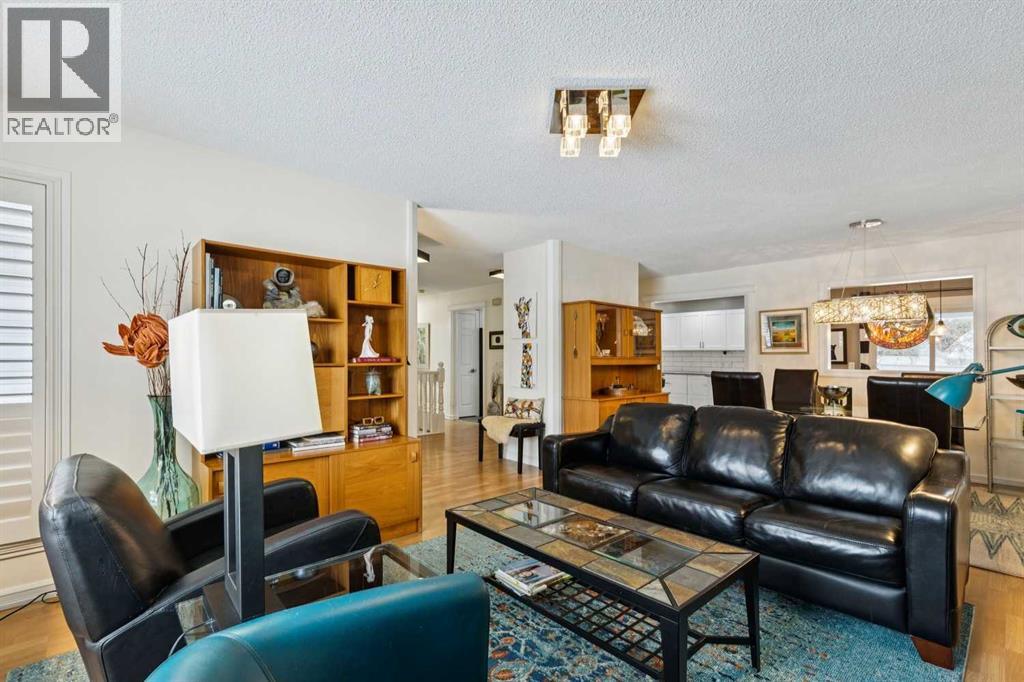 Single Family House for Sale in  Deer Ridge Close SE Deer Ridge Calgary 