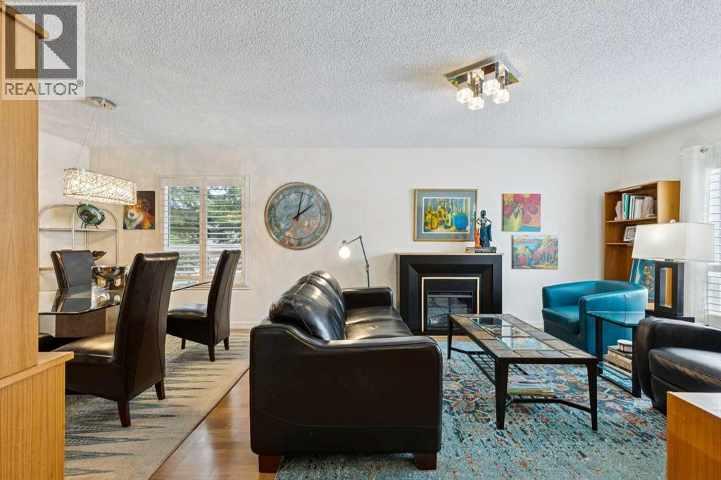 Single Family House for Sale in  Deer Ridge Close SE Deer Ridge Calgary 