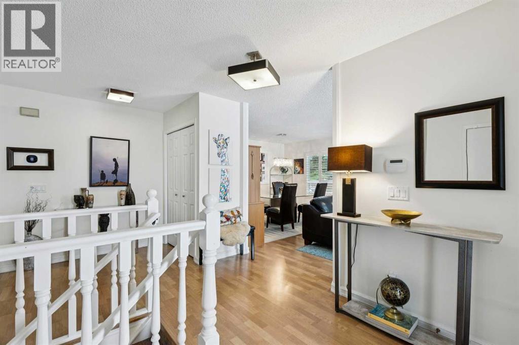 Single Family House for Sale in  Deer Ridge Close SE Deer Ridge Calgary 