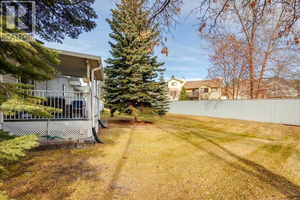 Single Family House for Sale in  Deer Ridge Close SE Deer Ridge Calgary 