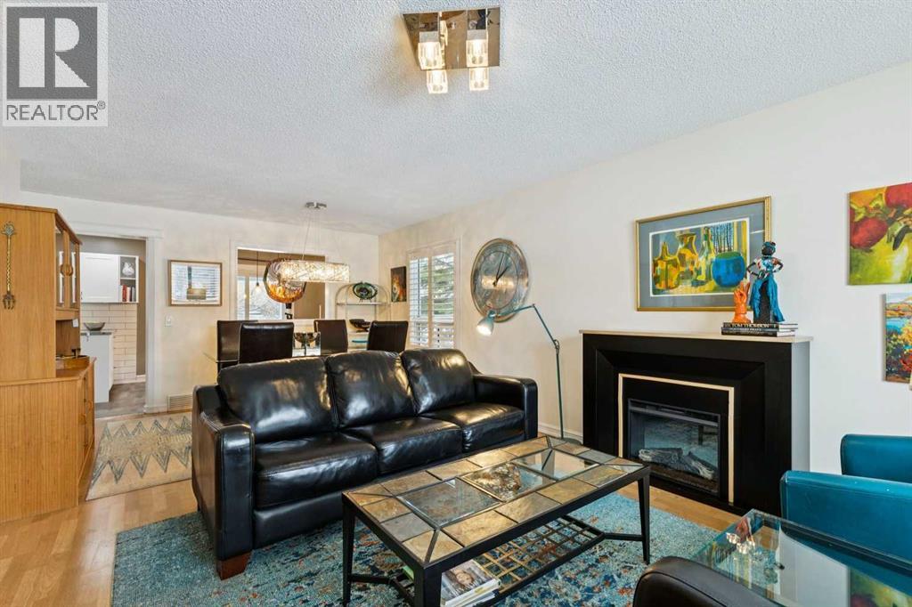 Single Family House for Sale in  Deer Ridge Close SE Deer Ridge Calgary 