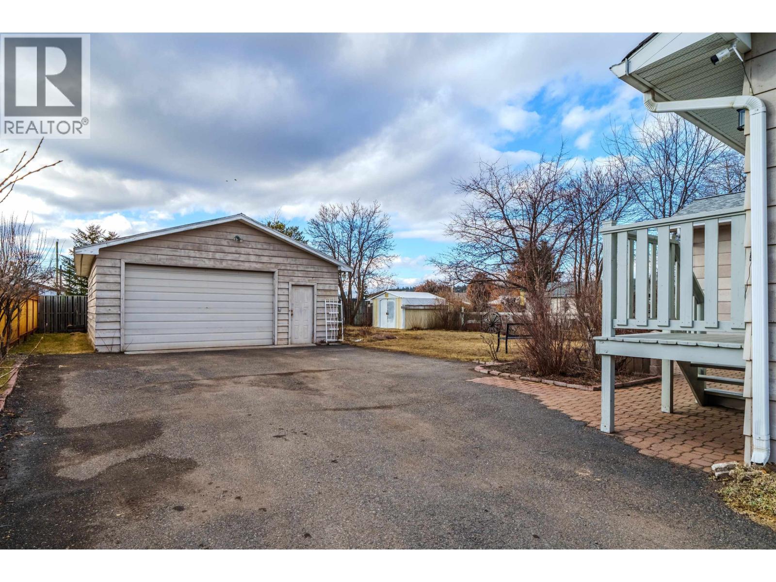 240 DOGWOOD AVENUE - 18