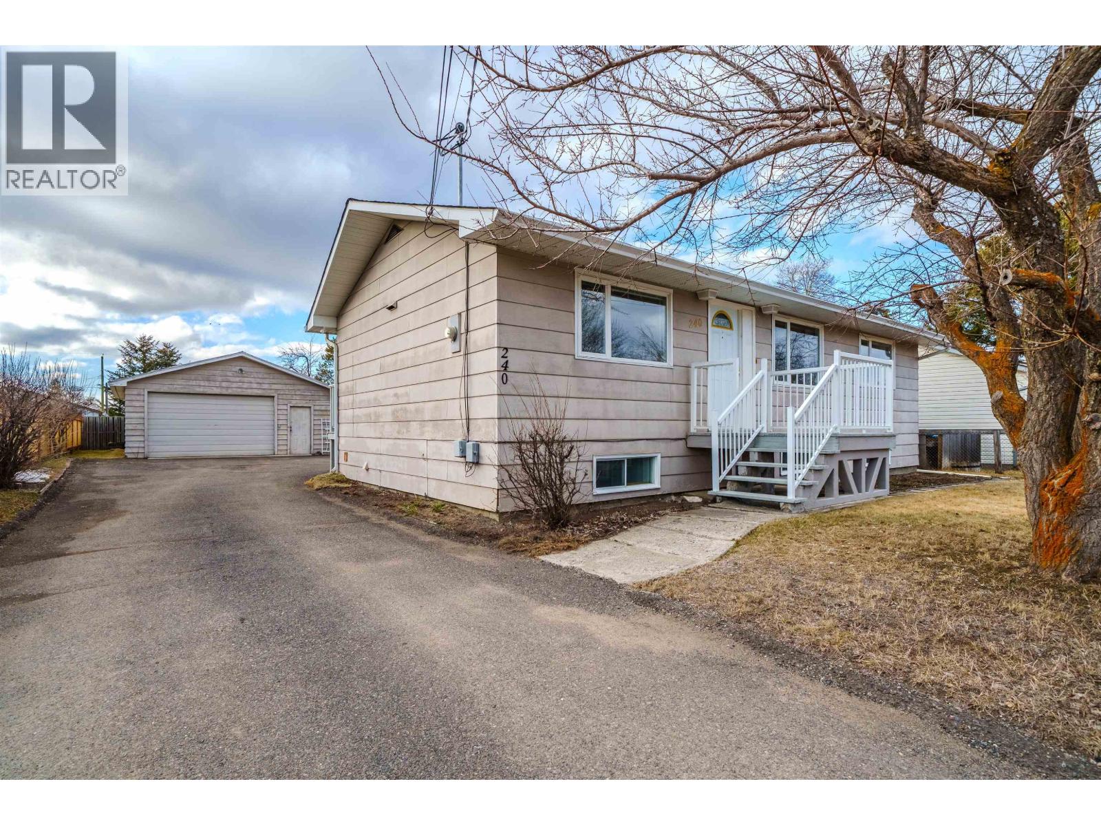 240 DOGWOOD AVENUE - 16