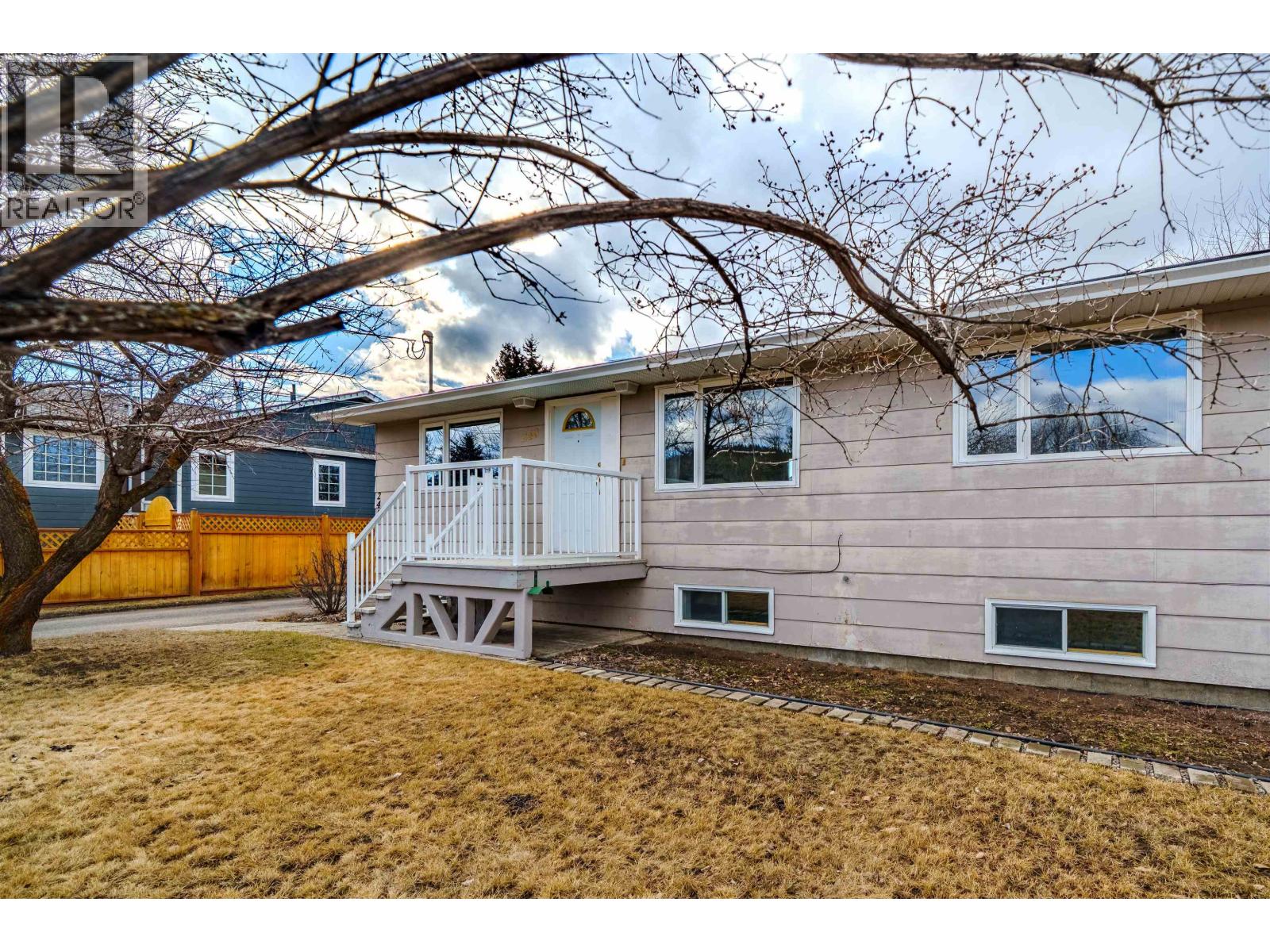 240 DOGWOOD AVENUE - 23