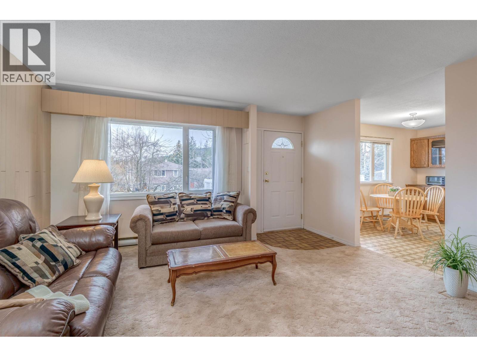 240 DOGWOOD AVENUE - 6