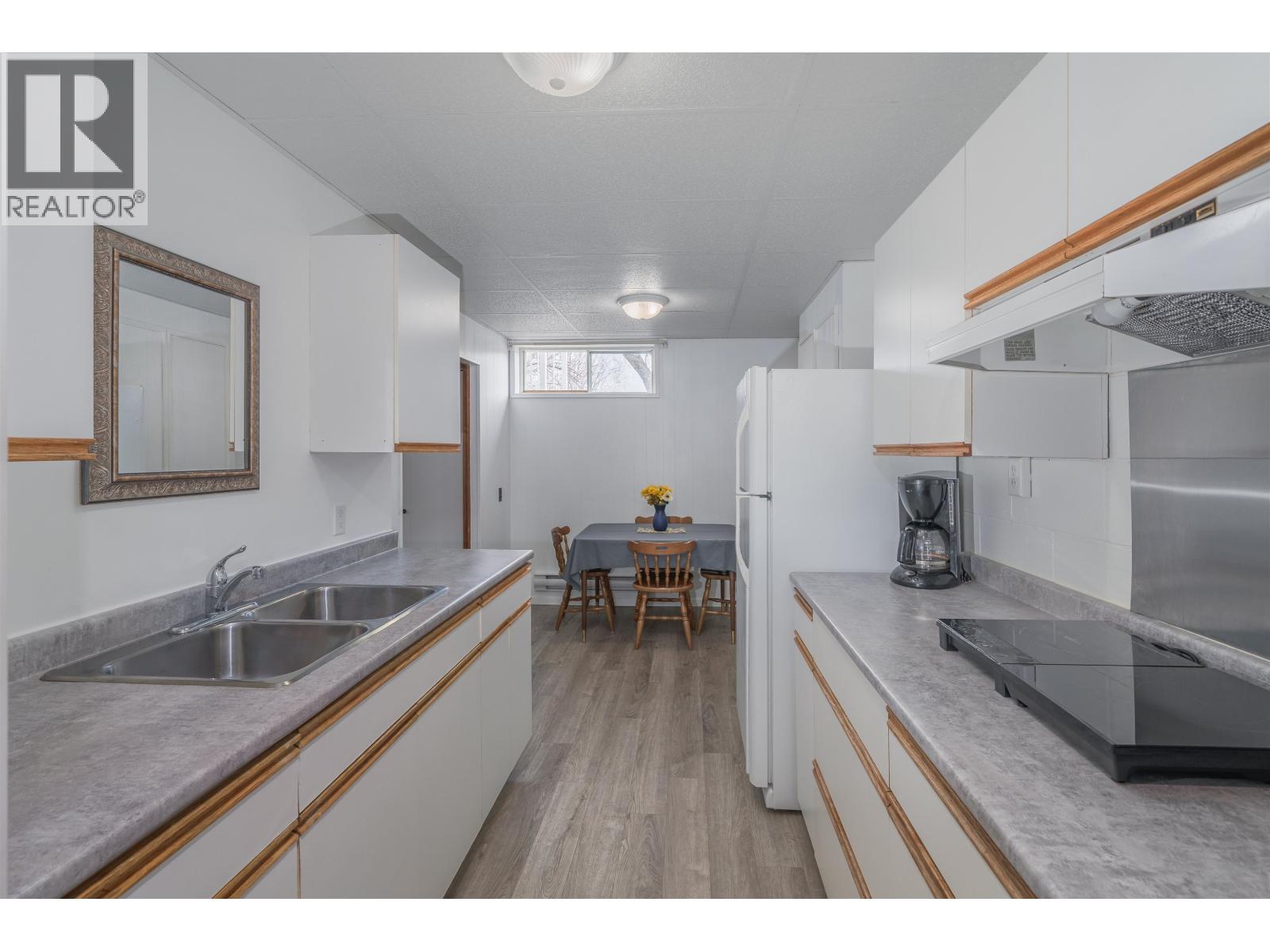 240 DOGWOOD AVENUE - 11