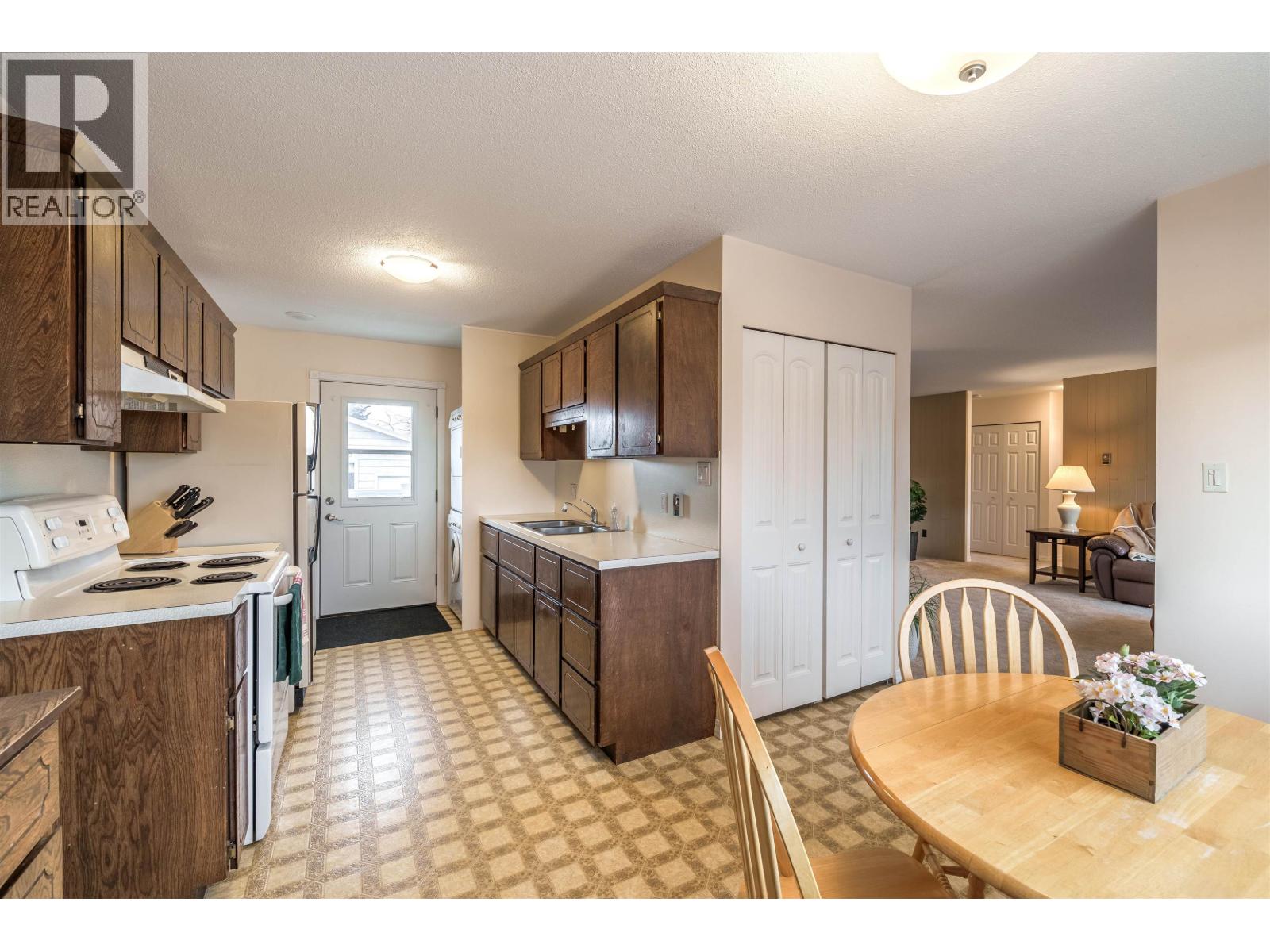 240 DOGWOOD AVENUE - 4