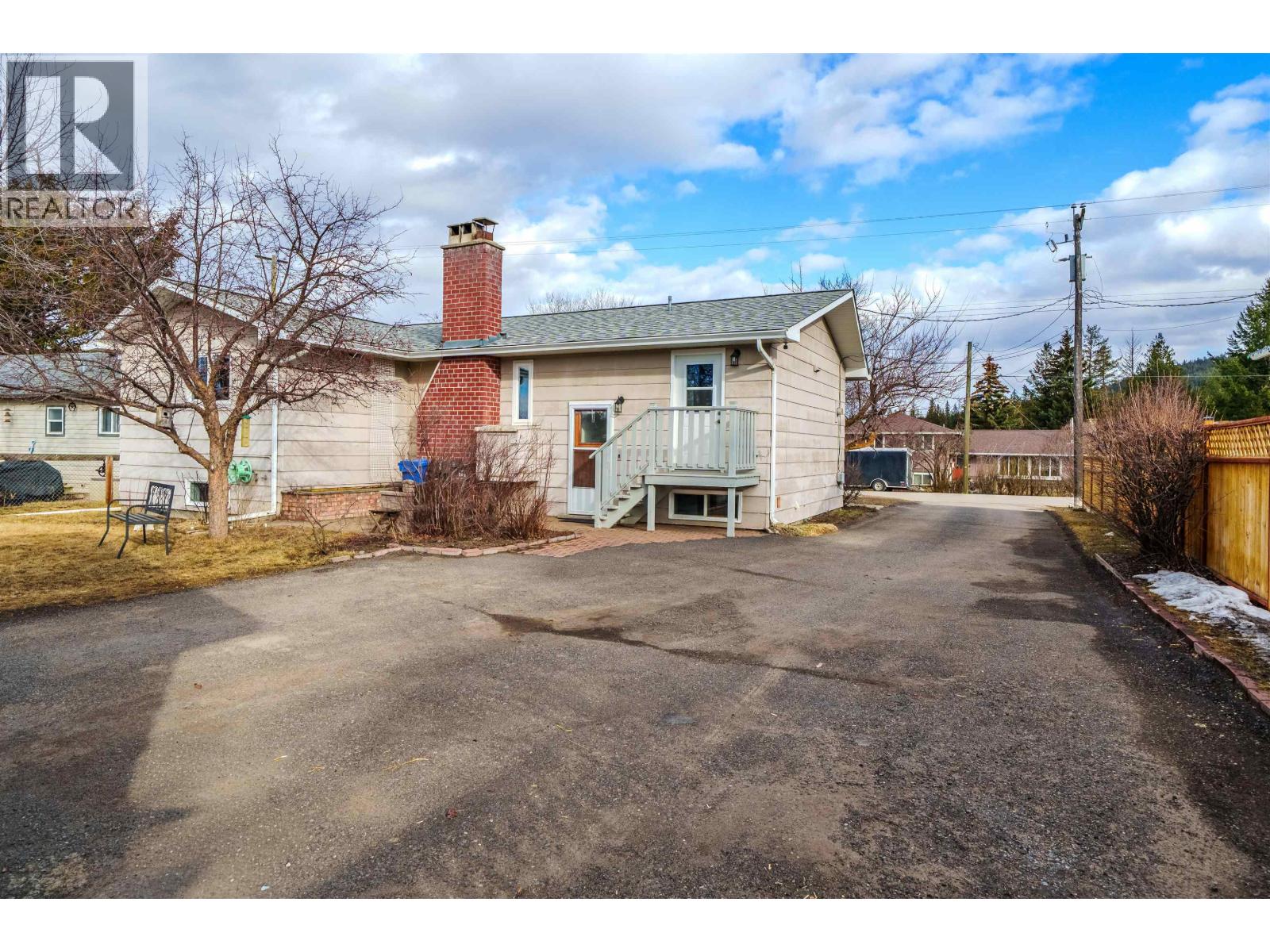 240 DOGWOOD AVENUE - 19