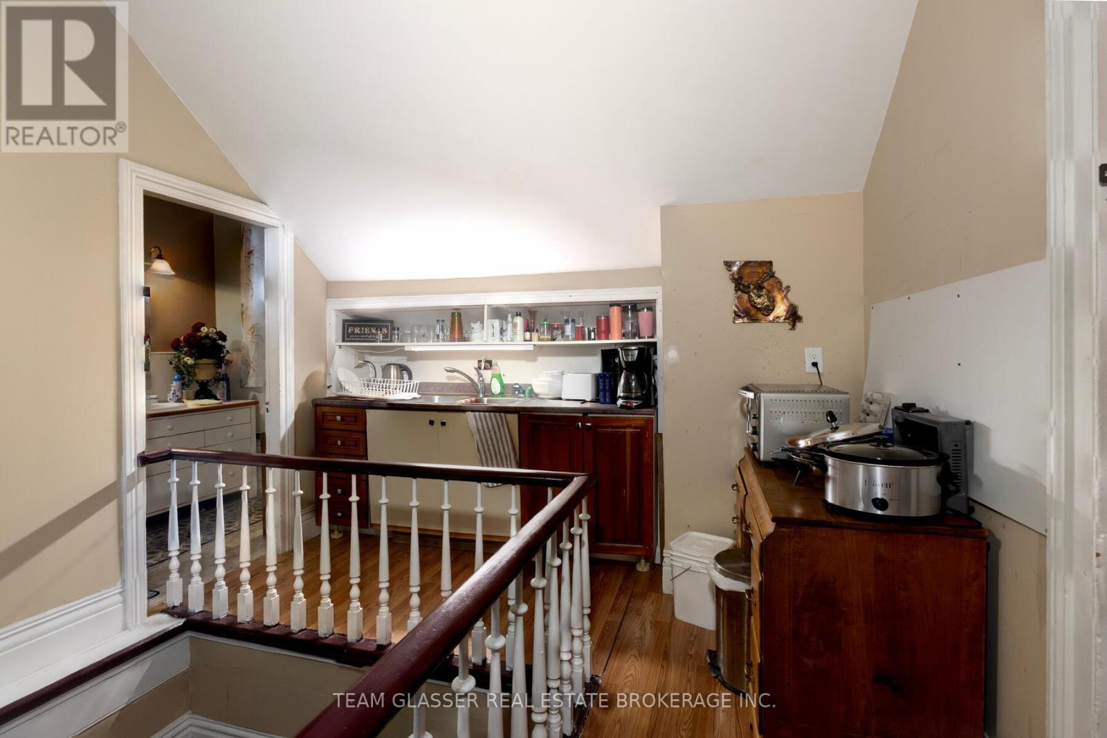 344 TALBOT STREET W - 31