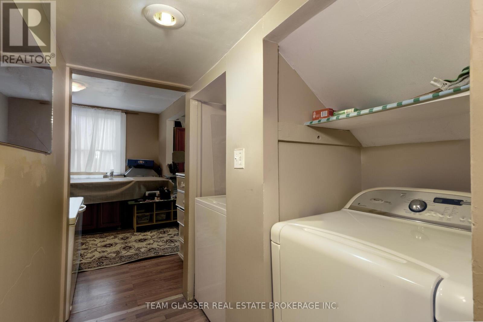 344 TALBOT STREET W - 32