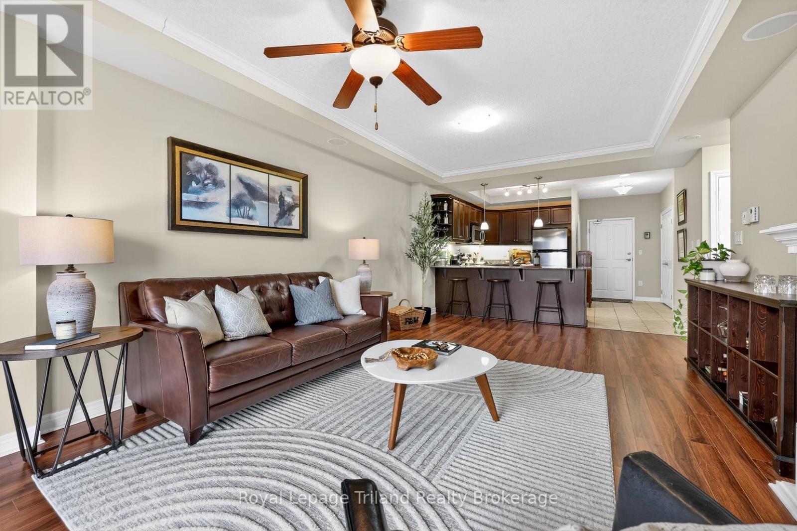 Warm, neutral decor throughout