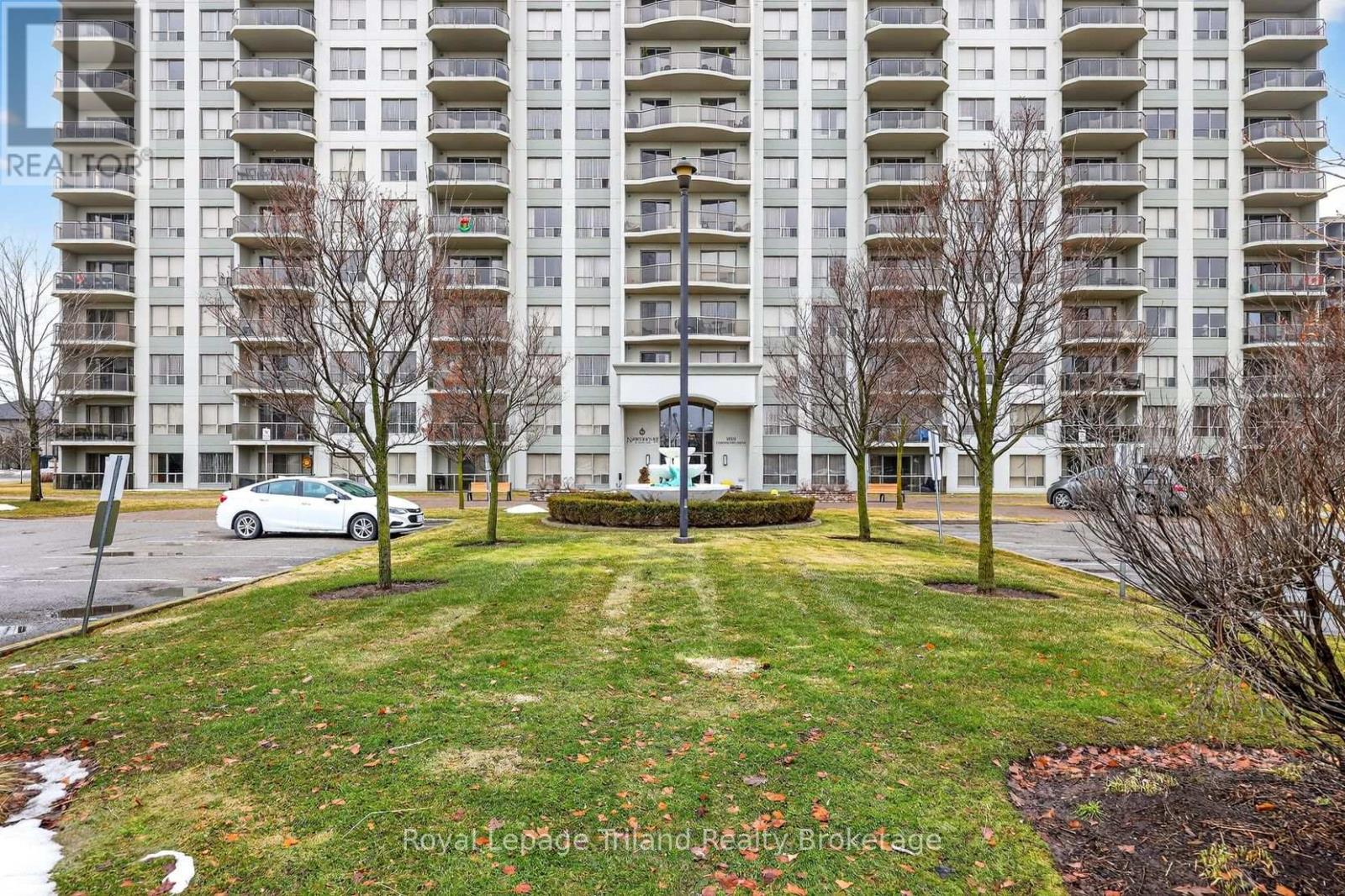 Landscaped grounds and common areas