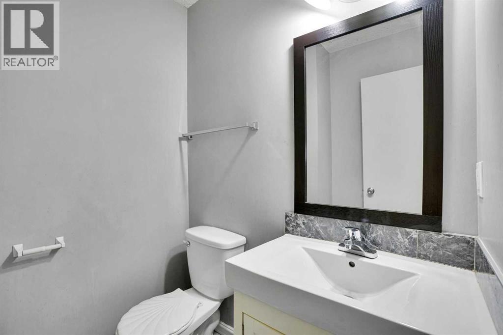 Single Family House Bi-level for Sale in D   Street SE Forest Lawn Calgary 