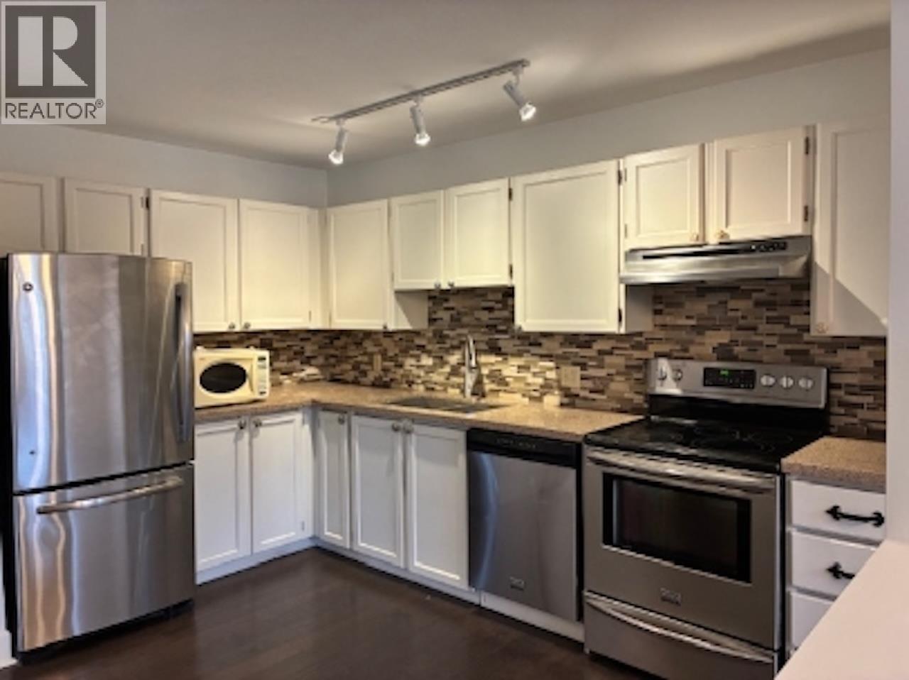 304 22222 119 Street - photo 2