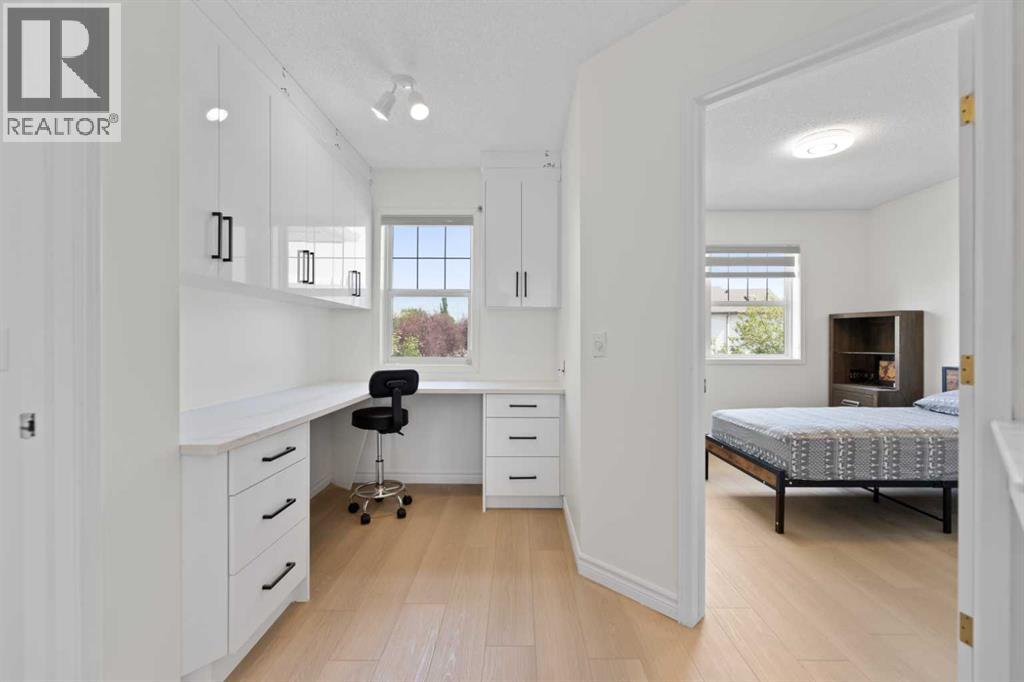 Single Family House for Sale in  Country Hills Park NW Country Hills Calgary 