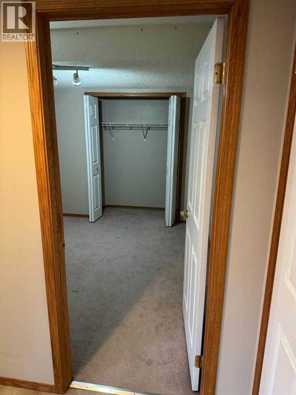 Single Family House for Sale in  Country Hills Park NW Country Hills Calgary 