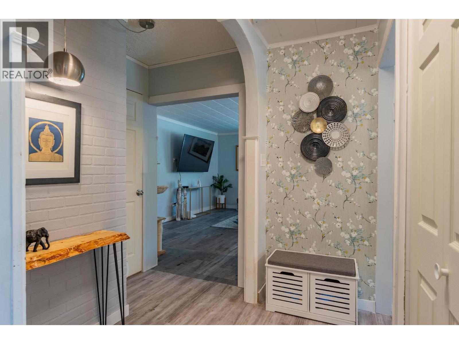 2194 SIXTH Avenue, Trail