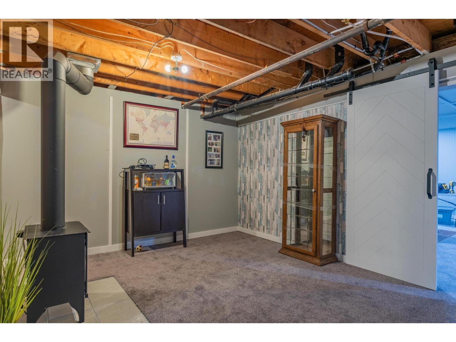 2194 SIXTH Avenue, Trail