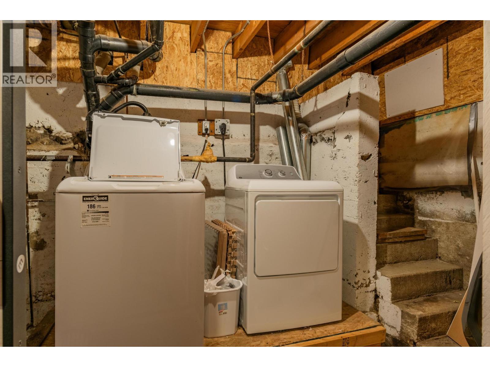 2194 SIXTH Avenue, Trail