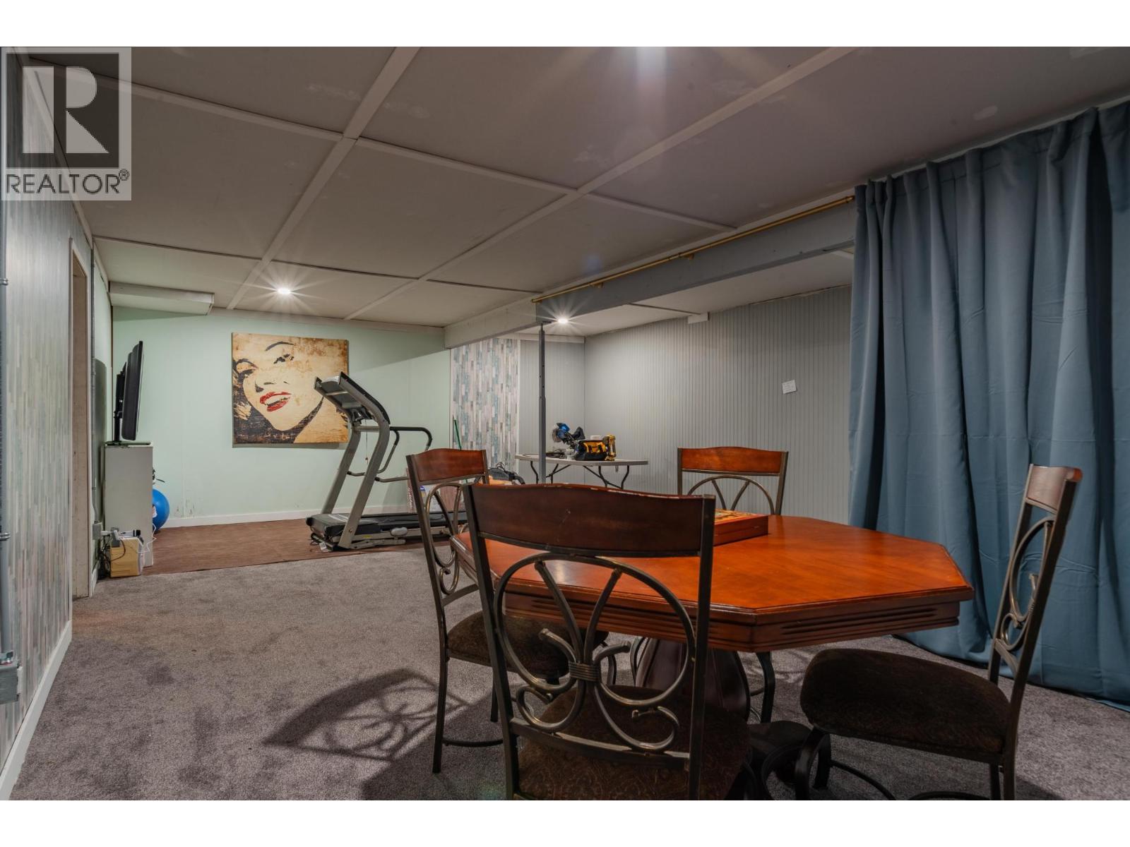 2194 SIXTH Avenue, Trail