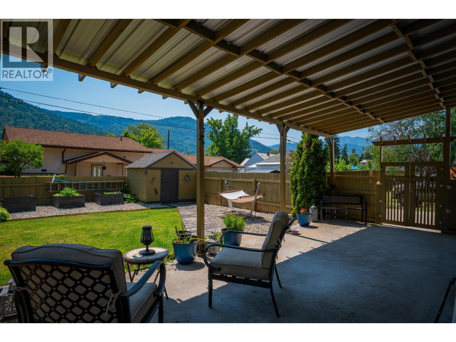 2194 SIXTH Avenue, Trail