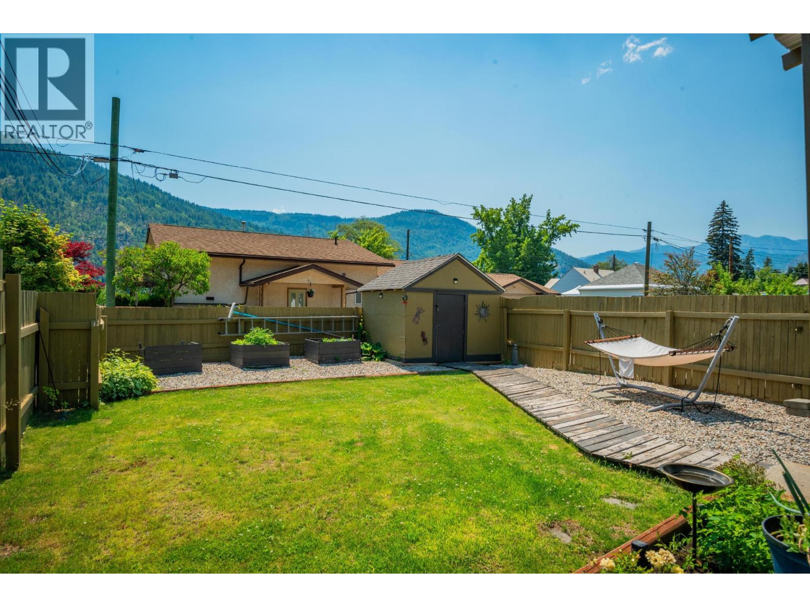 2194 SIXTH Avenue, Trail