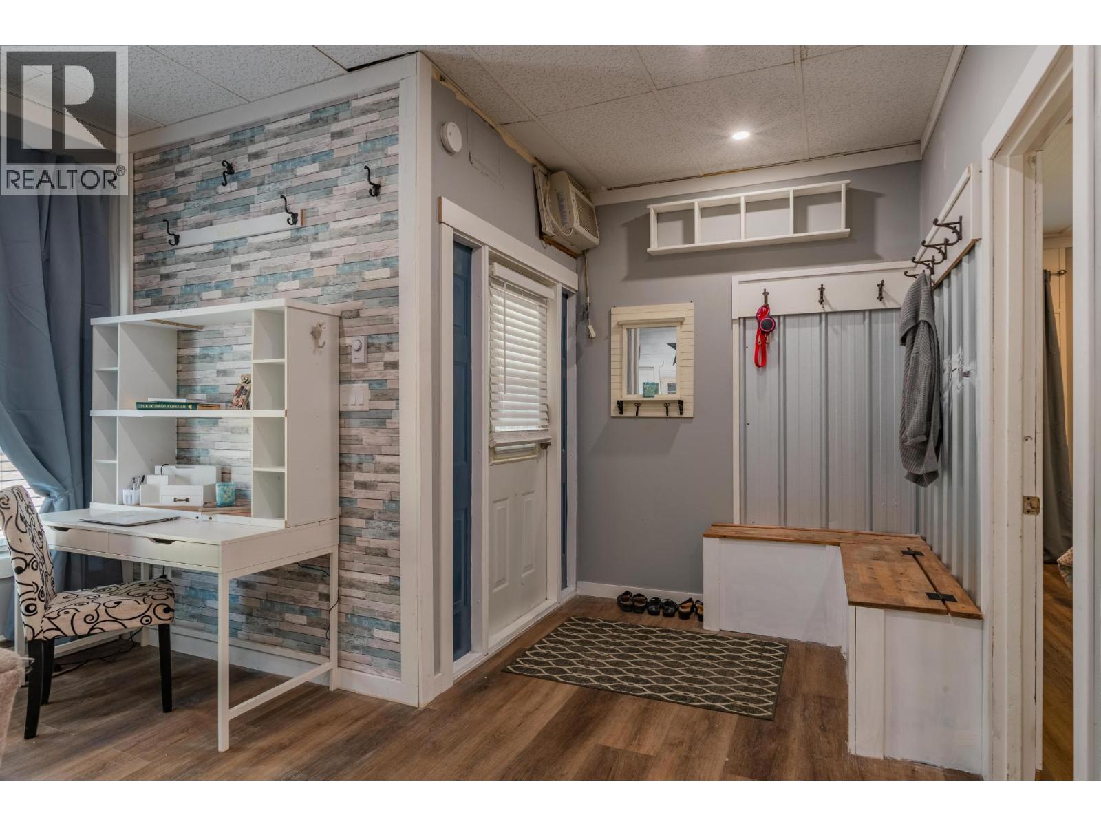 2194 SIXTH Avenue, Trail