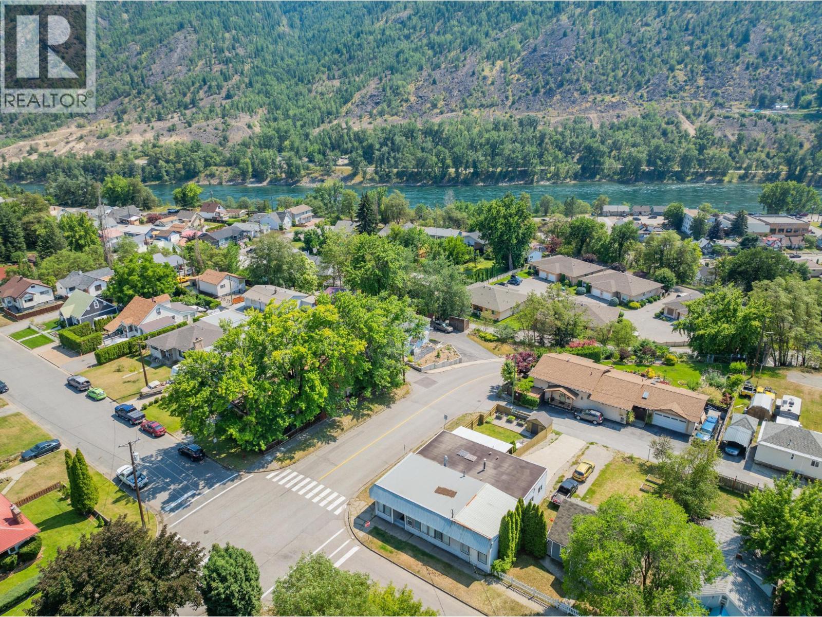 2194 SIXTH Avenue, Trail