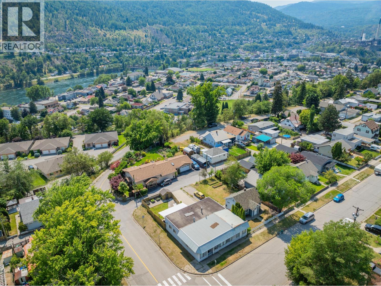 2194 SIXTH Avenue, Trail