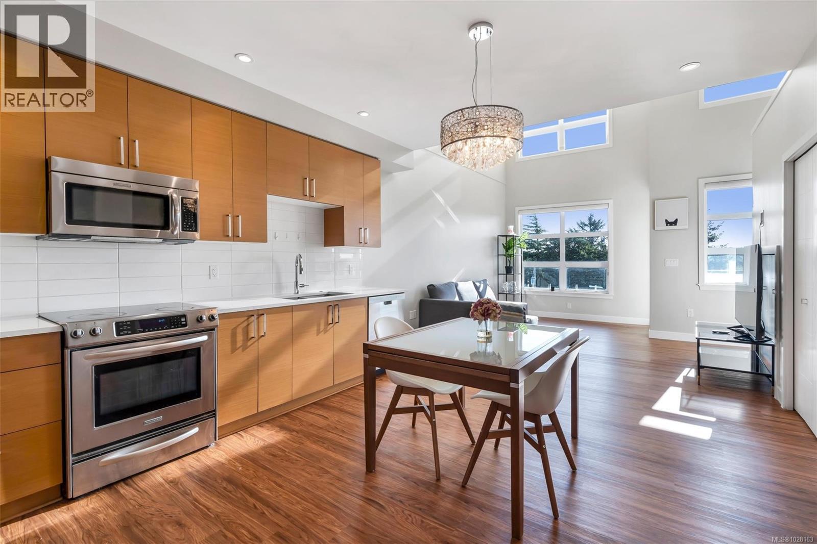 #402 4000 SHELBOURNE ST - 16