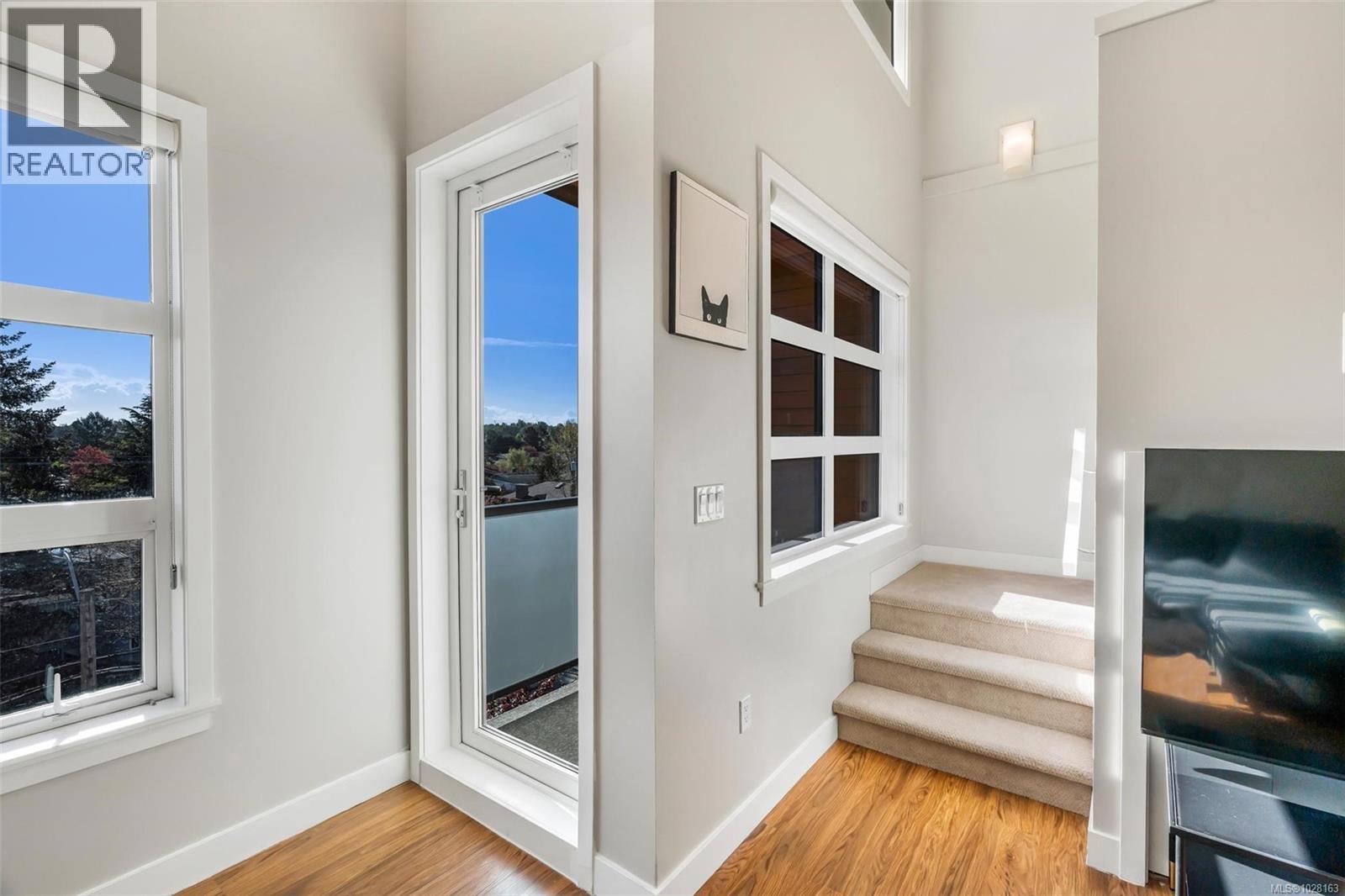 #402 4000 SHELBOURNE ST - 7