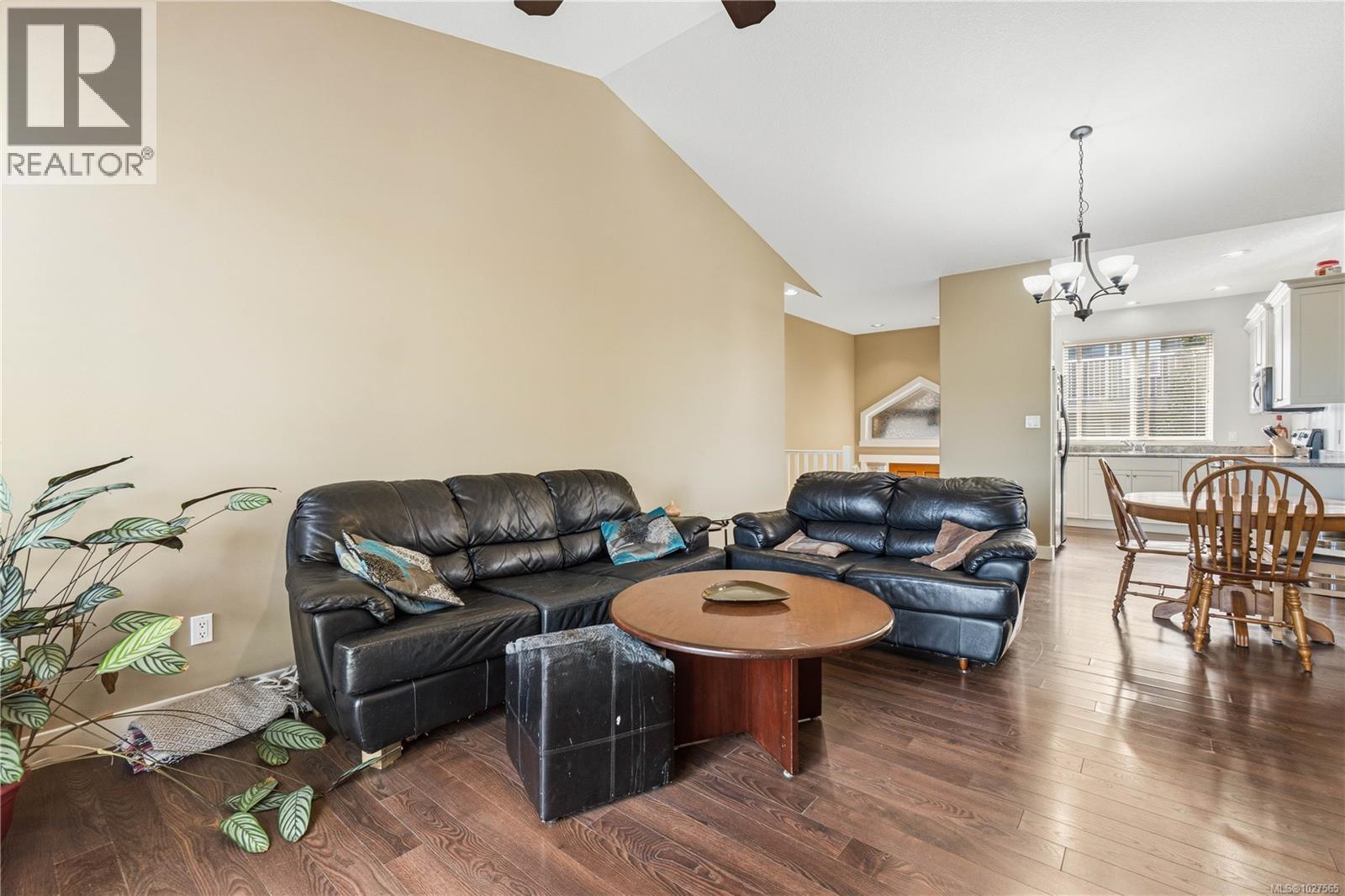 9 1129B 2nd Ave, Ladysmith