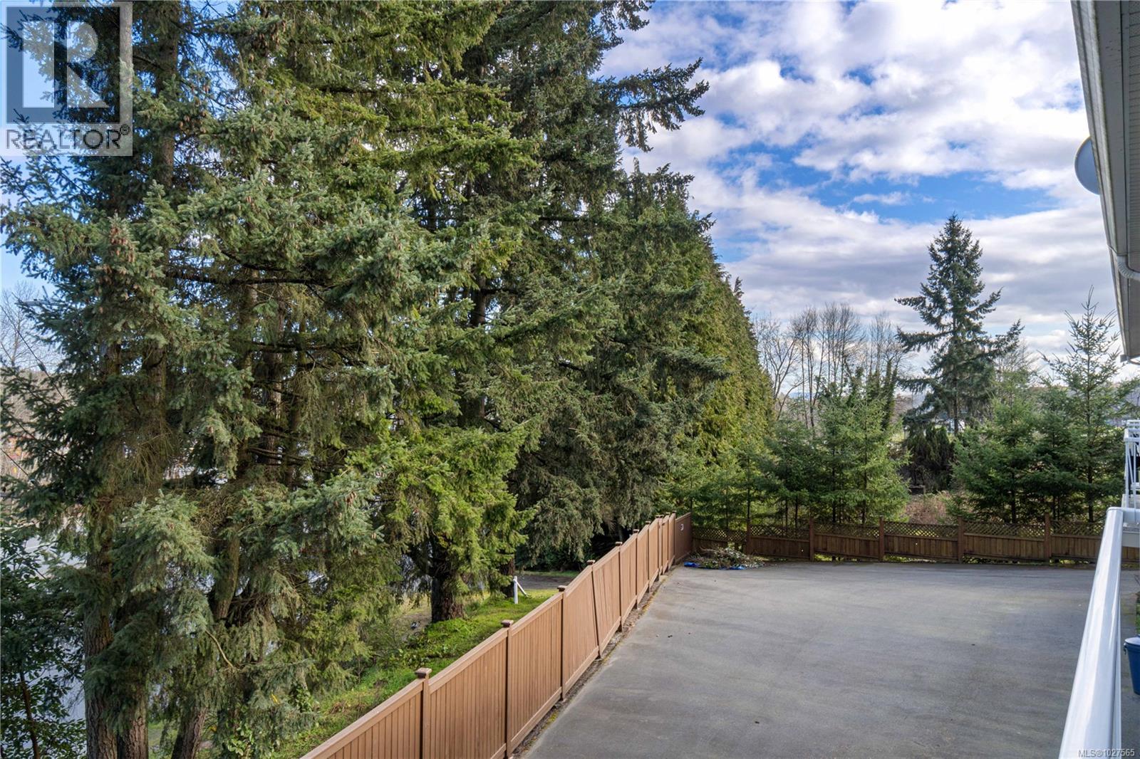 9 1129B 2nd Ave, Ladysmith