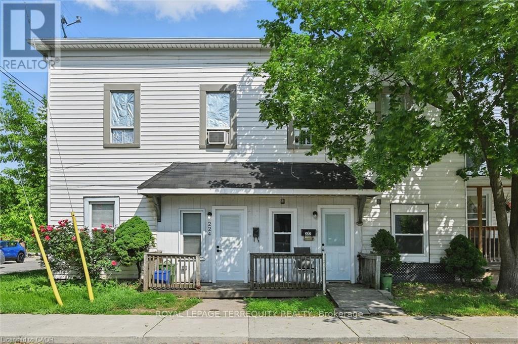224 ROSSLYN AVENUE N - 1