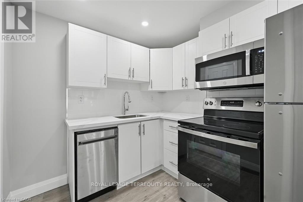 224 ROSSLYN AVENUE N - 13