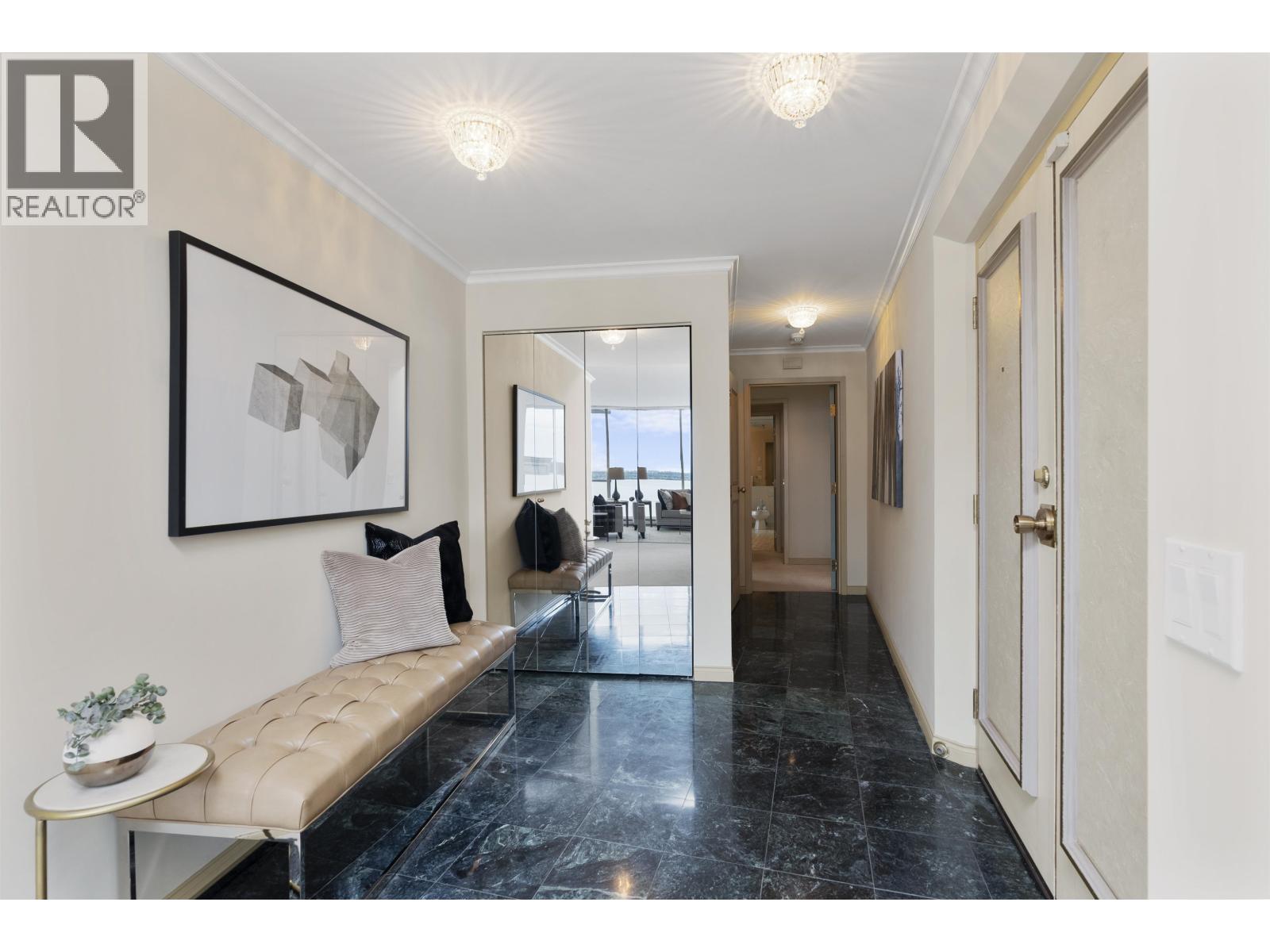 1401 2120 ARGYLE AVENUE, West Vancouver