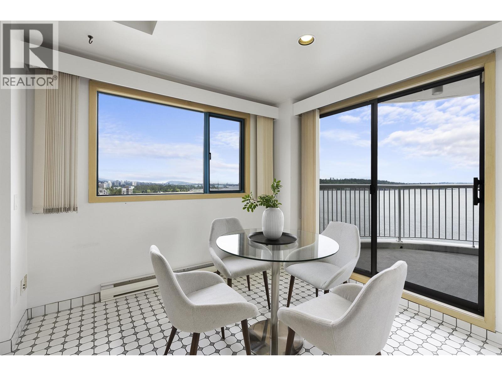 1401 2120 ARGYLE AVENUE, West Vancouver