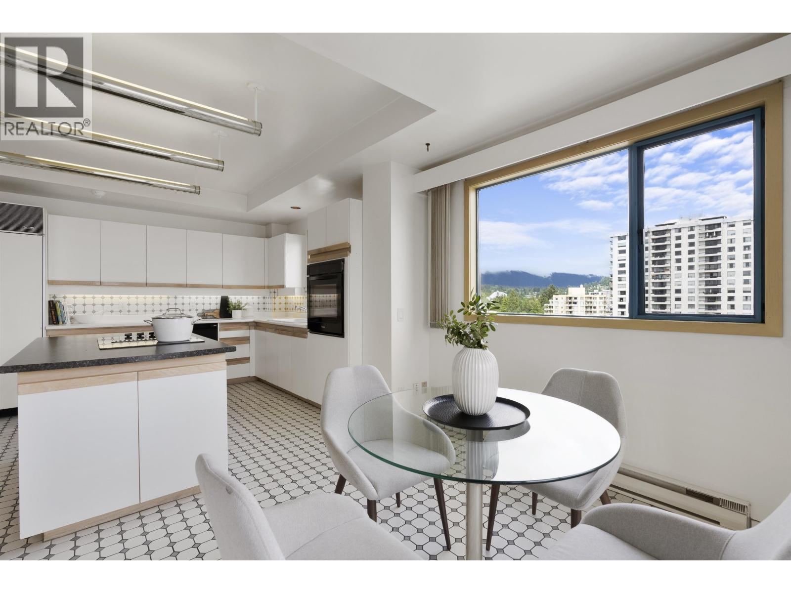 1401 2120 ARGYLE AVENUE, West Vancouver