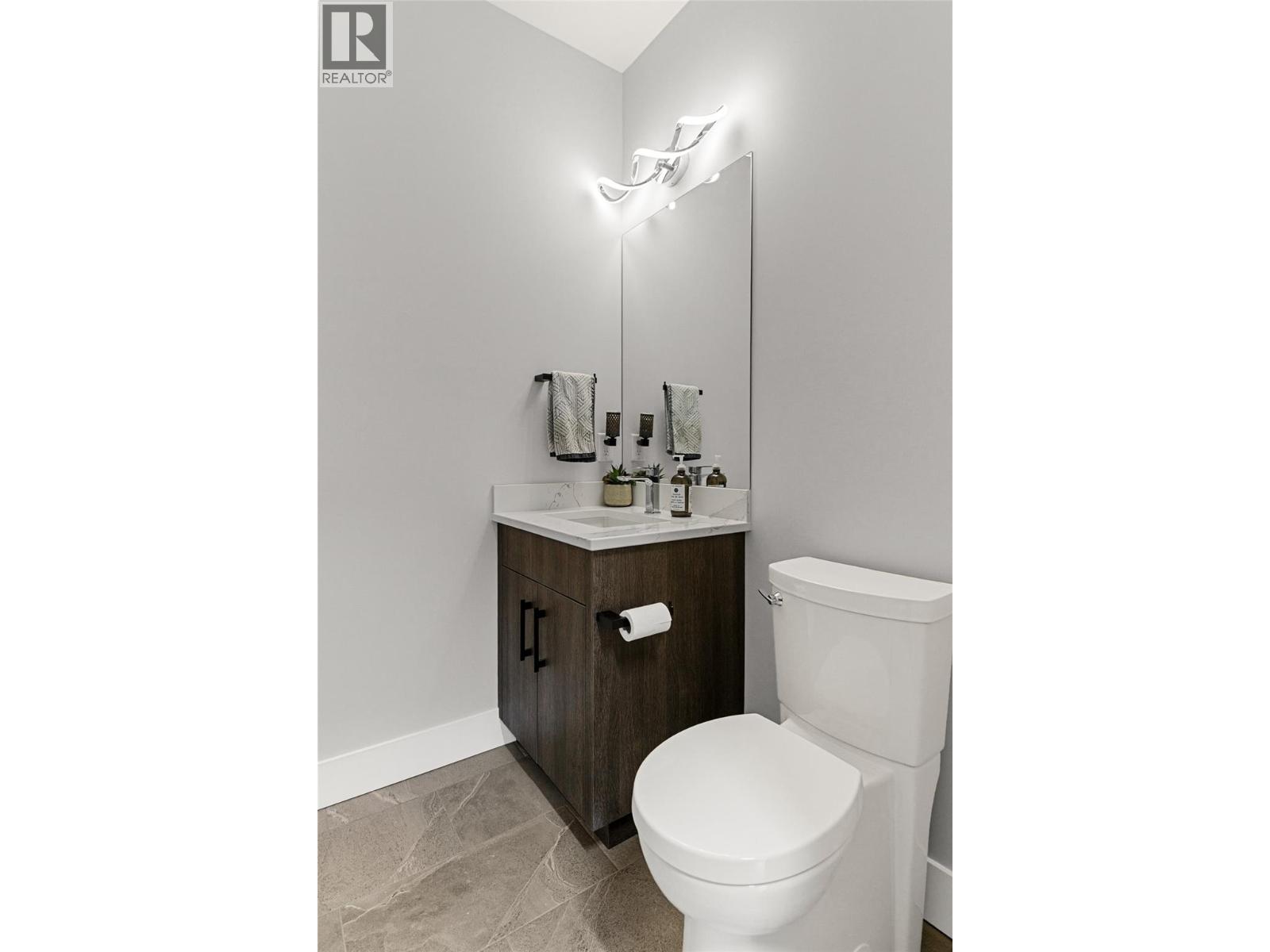 1005 Williams Gate Lane, Revelstoke