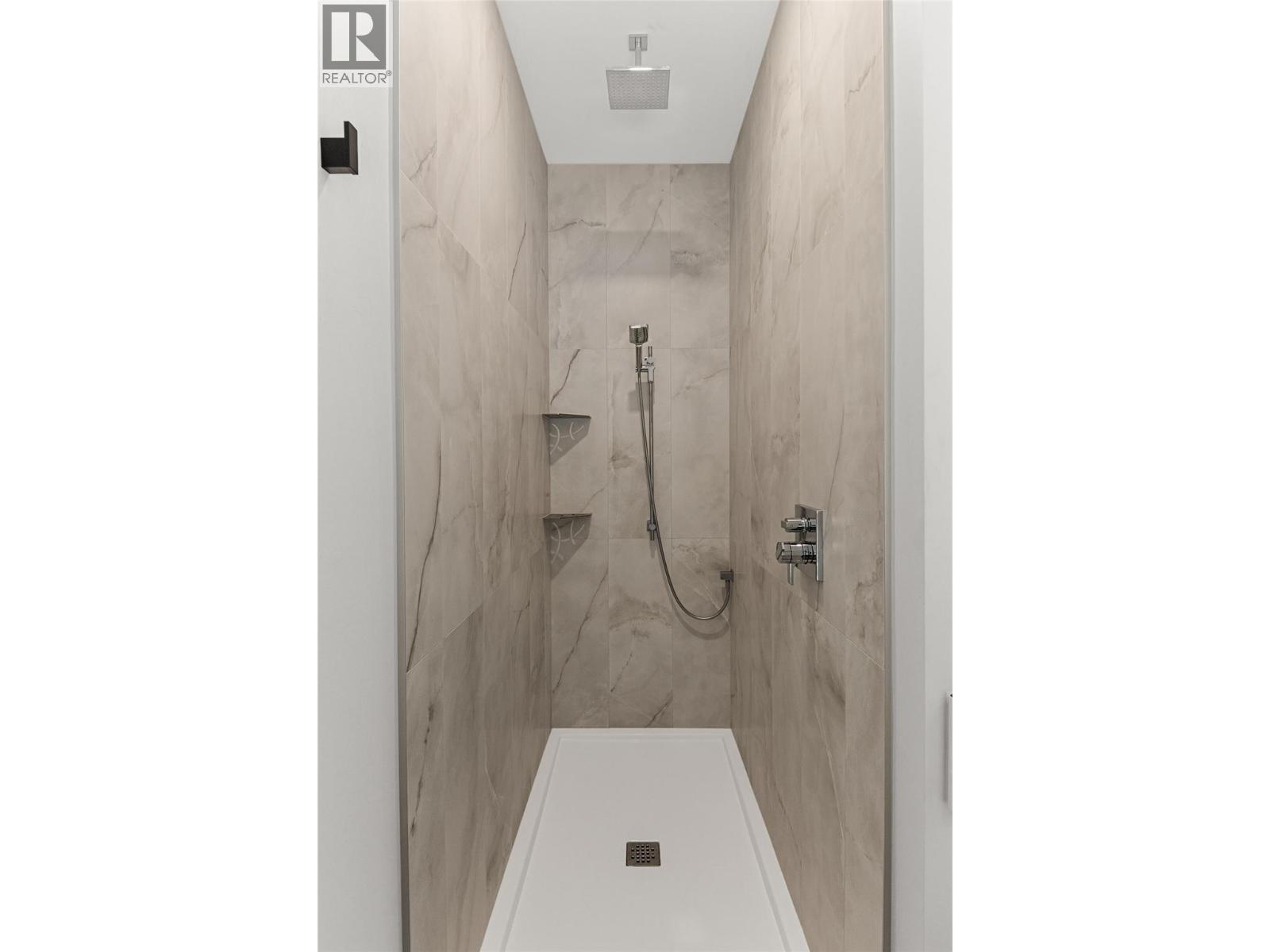 1005 Williams Gate Lane, Revelstoke