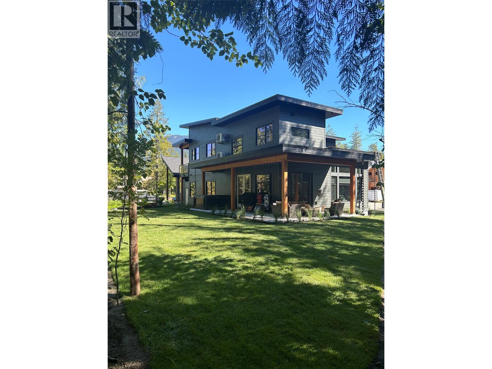 1005 Williams Gate Lane, Revelstoke