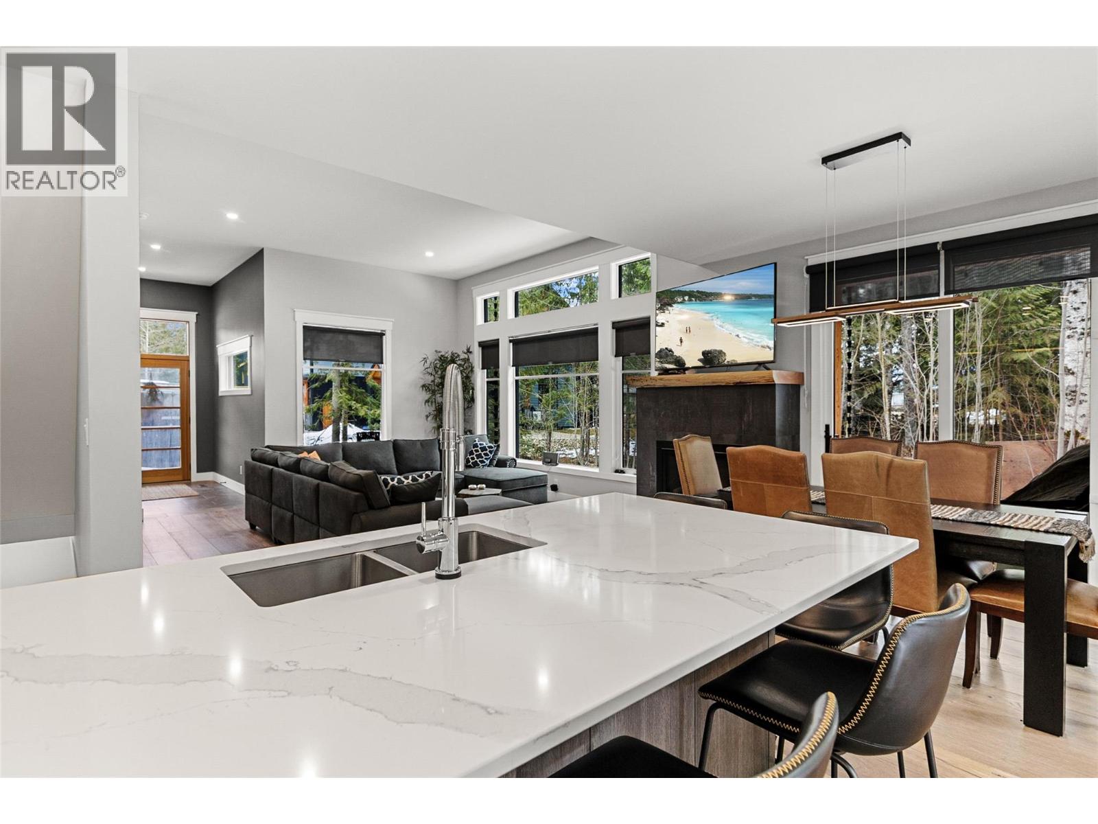 1005 Williams Gate Lane, Revelstoke