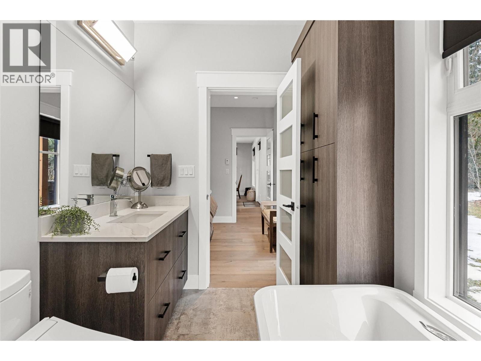 1005 Williams Gate Lane, Revelstoke